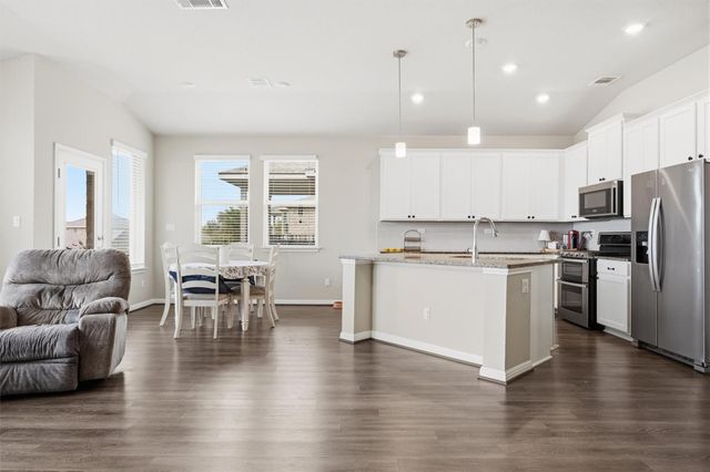 1613 Dubiel DR, Leander, TX 78641