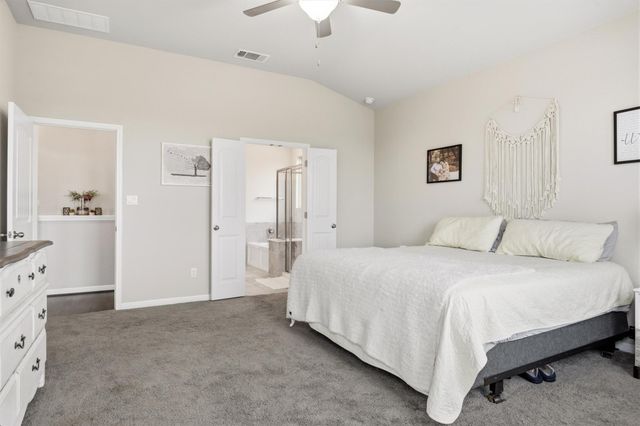 1613 Dubiel DR, Leander, TX 78641