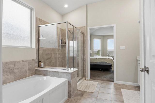 1613 Dubiel DR, Leander, TX 78641