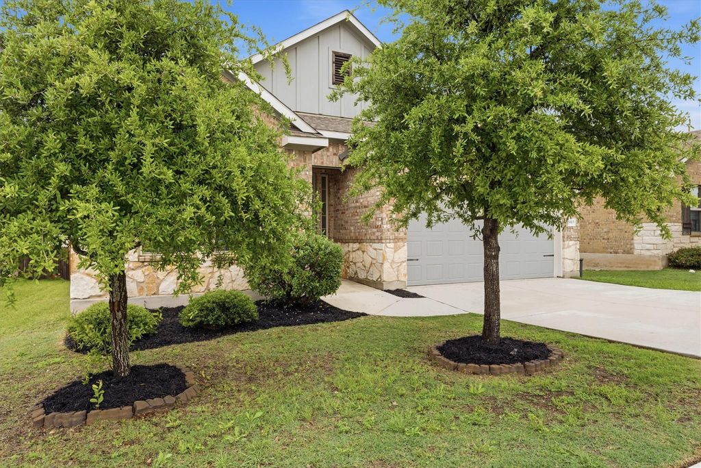 1613 Dubiel DR, Leander, TX 78641