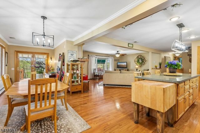 500 Maxim Dr, Hopatcong Boro, NJ 07821