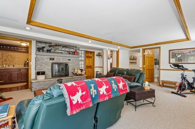 500 Maxim Dr, Hopatcong Boro, NJ 07821