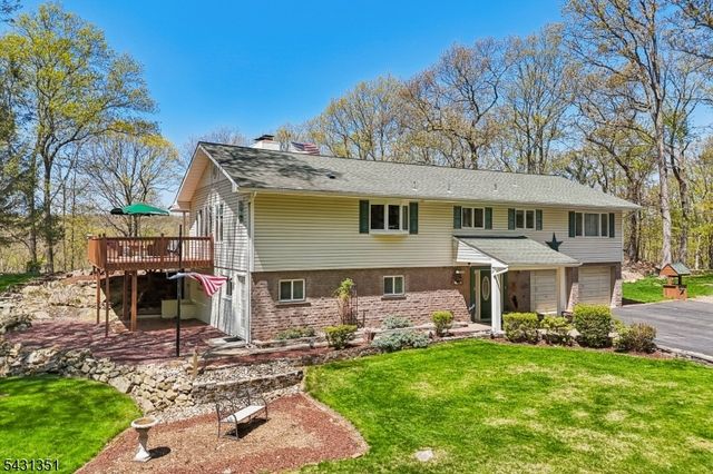 500 Maxim Dr, Hopatcong Boro, NJ 07821