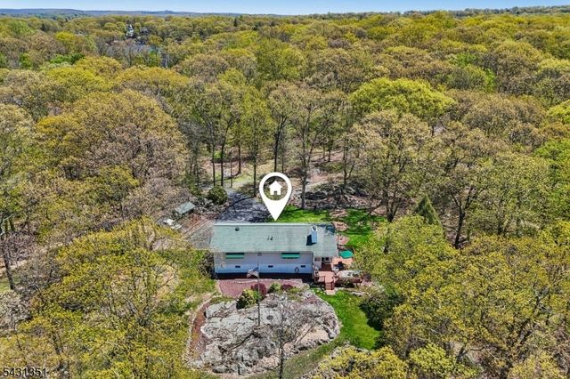 500 Maxim Dr, Hopatcong Boro, NJ 07821