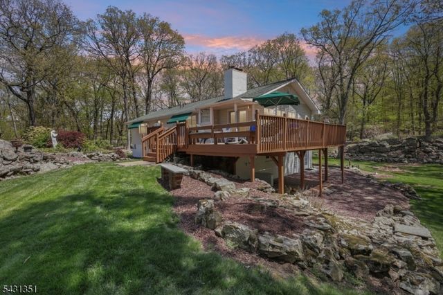 500 Maxim Dr, Hopatcong Boro, NJ 07821