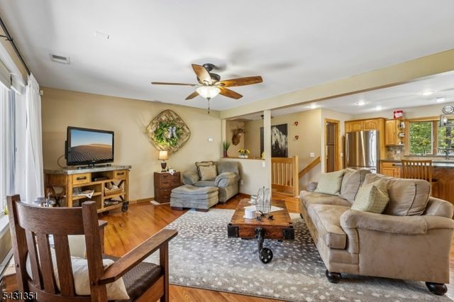 500 Maxim Dr, Hopatcong Boro, NJ 07821