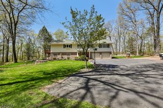 500 Maxim Dr, Hopatcong Boro, NJ 07821