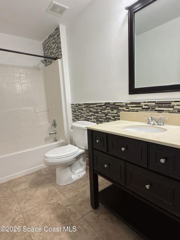 1718 Sawgrass Drive SW, Palm Bay, FL 32908