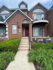 119 W Oakbrook Drive, Ann Arbor, MI 48103