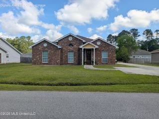 216 Dogwood Street, Waveland, MS 39576