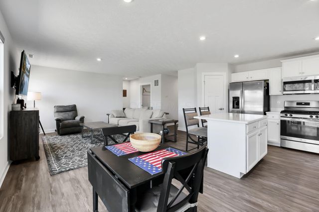 6575 Turning Stone Loop, Canal Winchester, OH 43110