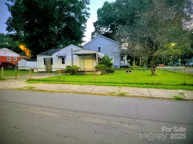 201 S Gardner Avenue, Charlotte, NC 28208