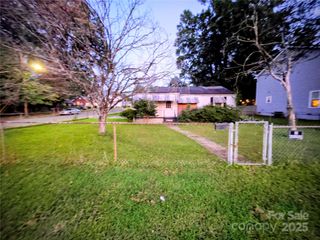 201 S Gardner Avenue, Charlotte, NC 28208