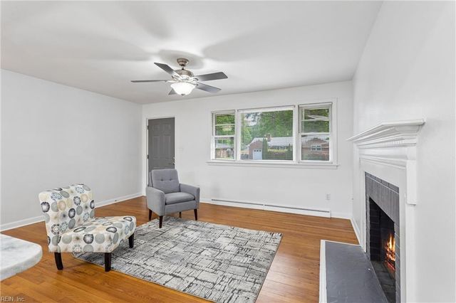 119 Nicewood DR, Newport News, VA 23602