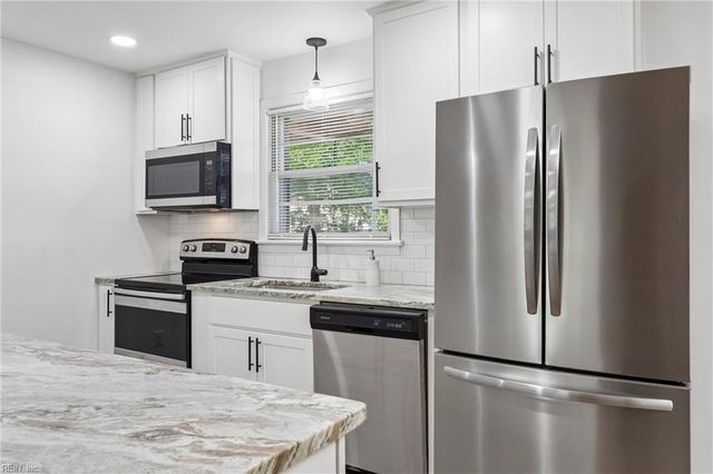 119 Nicewood DR, Newport News, VA 23602