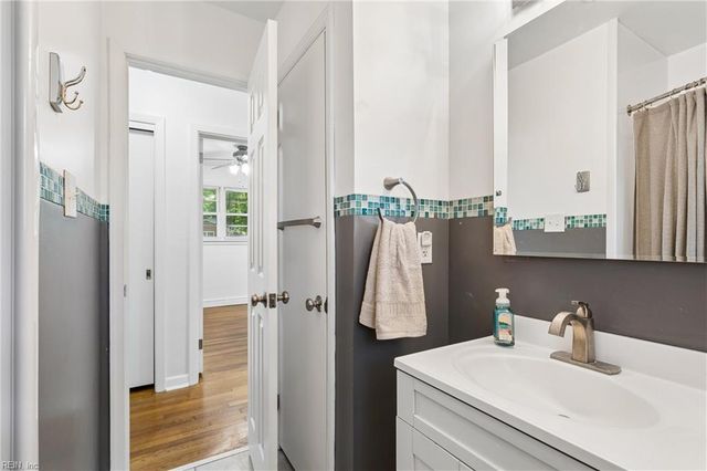 119 Nicewood DR, Newport News, VA 23602