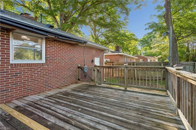 119 Nicewood DR, Newport News, VA 23602