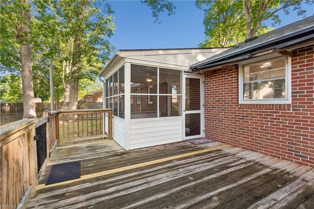 119 Nicewood DR, Newport News, VA 23602