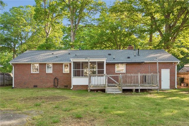 119 Nicewood DR, Newport News, VA 23602