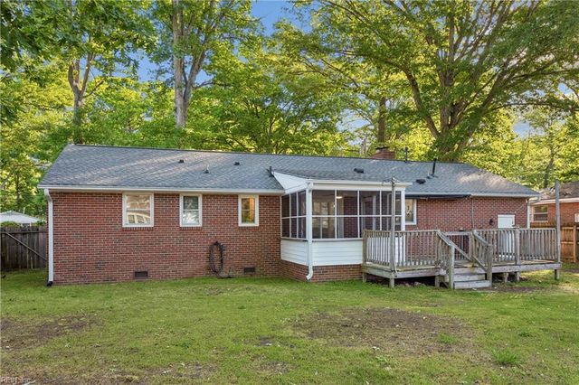 119 Nicewood DR, Newport News, VA 23602