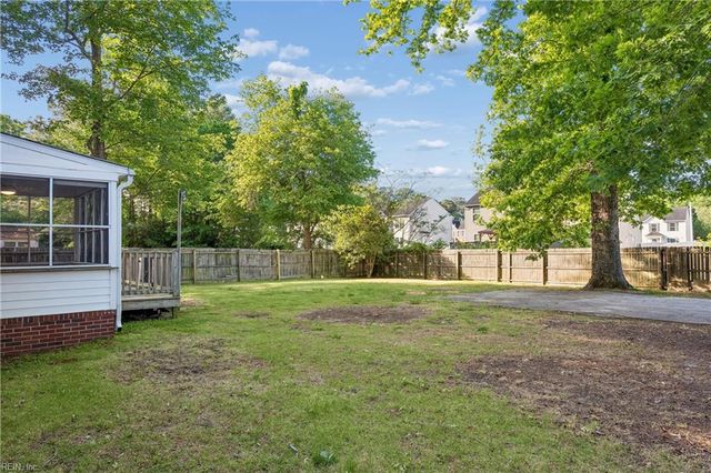 119 Nicewood DR, Newport News, VA 23602