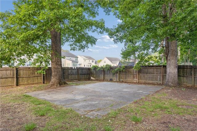 119 Nicewood DR, Newport News, VA 23602