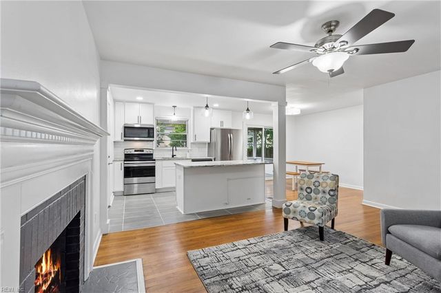 119 Nicewood DR, Newport News, VA 23602