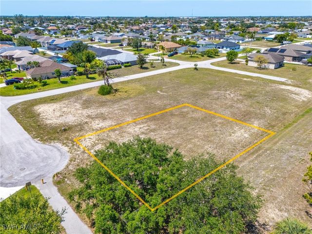 2418 SW 11th AVE, Cape Coral, FL 33914