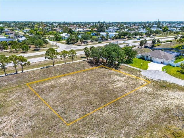 2418 SW 11th AVE, Cape Coral, FL 33914