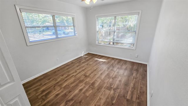 1717 E Mesquite Lane, Victoria, TX 77901