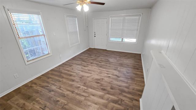 1717 E Mesquite Lane, Victoria, TX 77901