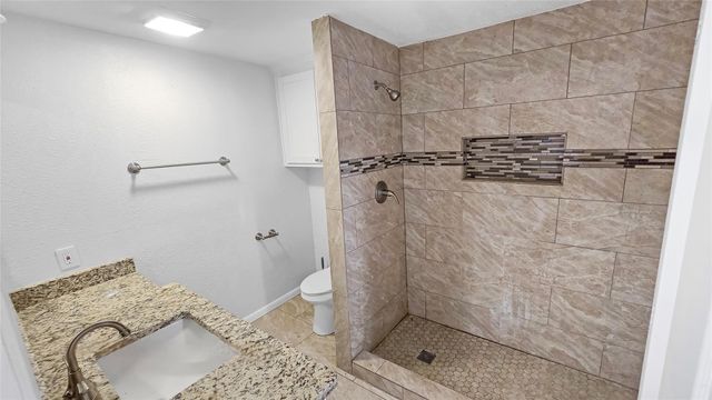 1717 E Mesquite Lane, Victoria, TX 77901