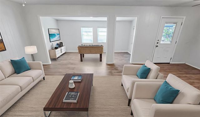 1717 E Mesquite Lane, Victoria, TX 77901