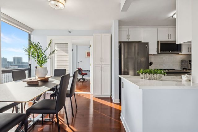 1122 N Clark Street 2308, Chicago, IL 60610