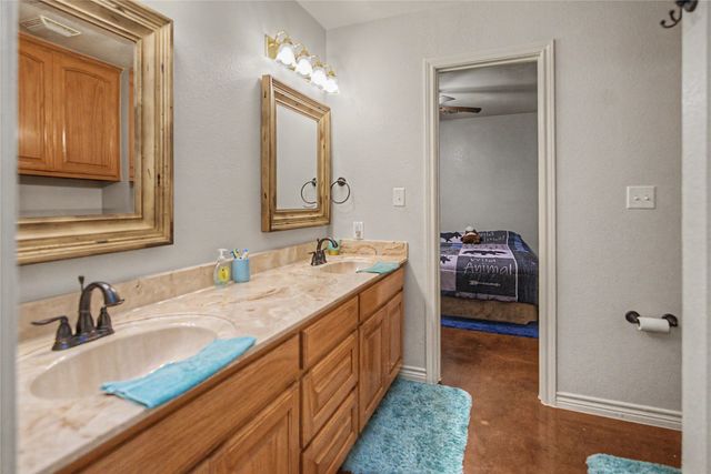 835 Wood Hollow Drive, Weatherford, TX 76087