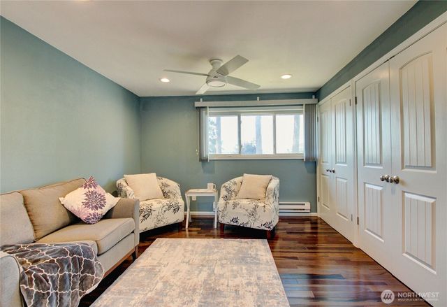 983 NE O'Leary Street, Oak Harbor, WA 98277