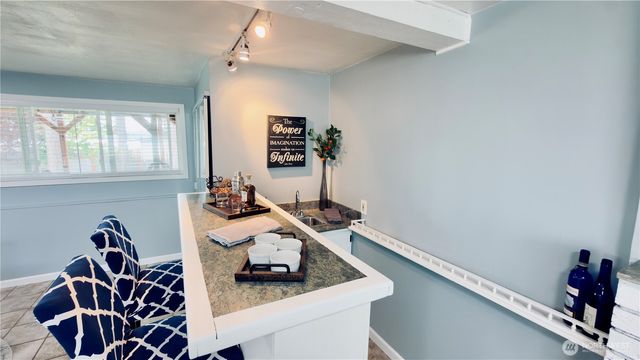 983 NE O'Leary Street, Oak Harbor, WA 98277