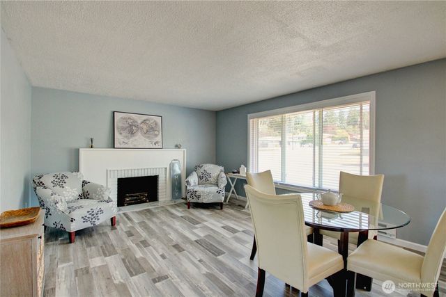 983 NE O'Leary Street, Oak Harbor, WA 98277