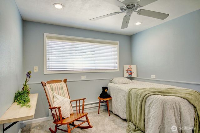 983 NE O'Leary Street, Oak Harbor, WA 98277