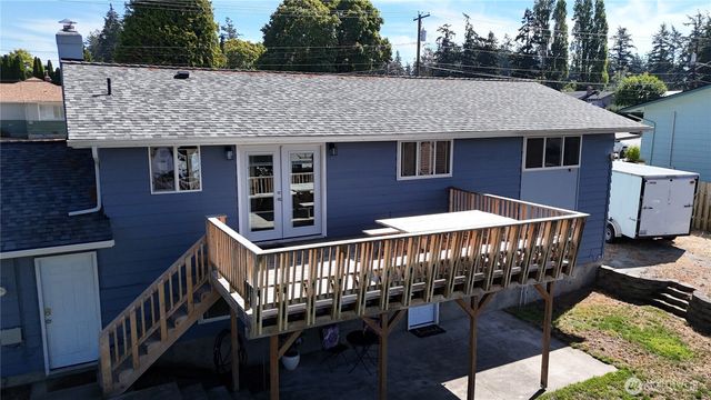 983 NE O'Leary Street, Oak Harbor, WA 98277