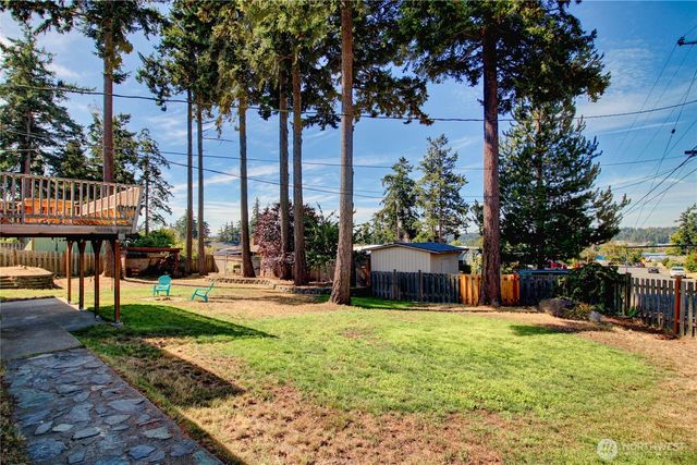 983 NE O'Leary Street, Oak Harbor, WA 98277