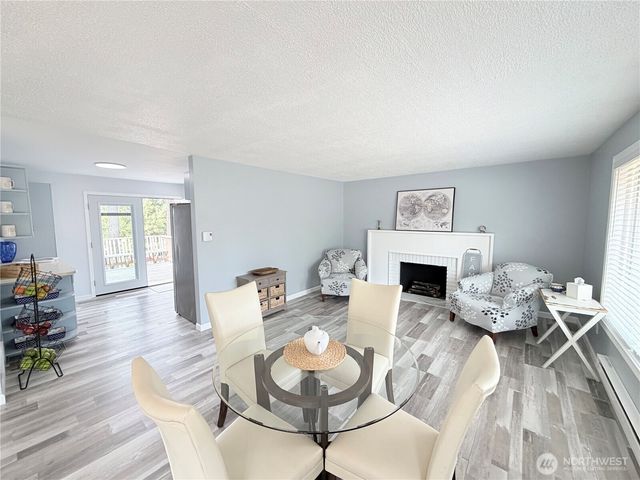 983 NE O'Leary Street, Oak Harbor, WA 98277