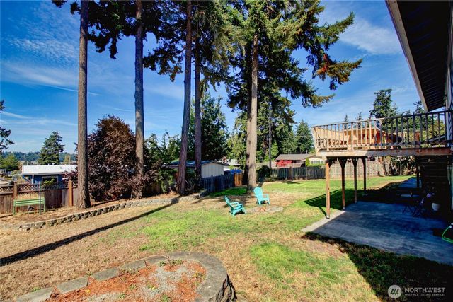 983 NE O'Leary Street, Oak Harbor, WA 98277