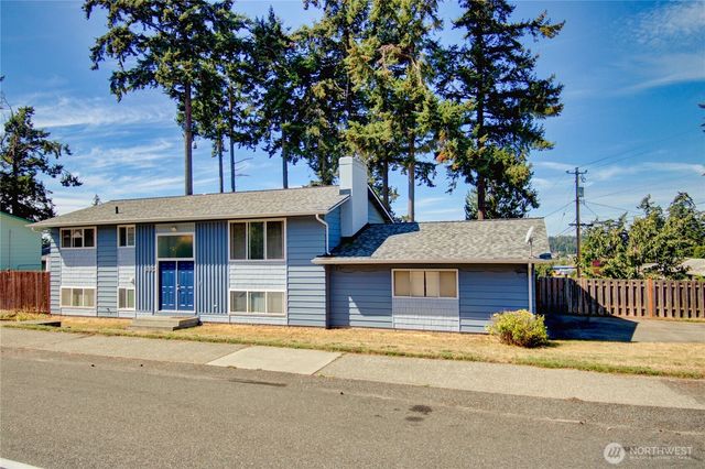 983 NE O'Leary Street, Oak Harbor, WA 98277