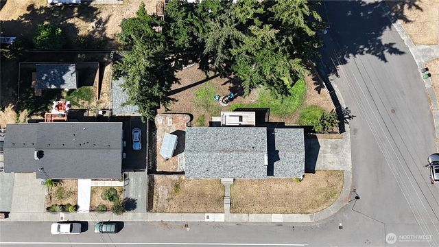 983 NE O'Leary Street, Oak Harbor, WA 98277