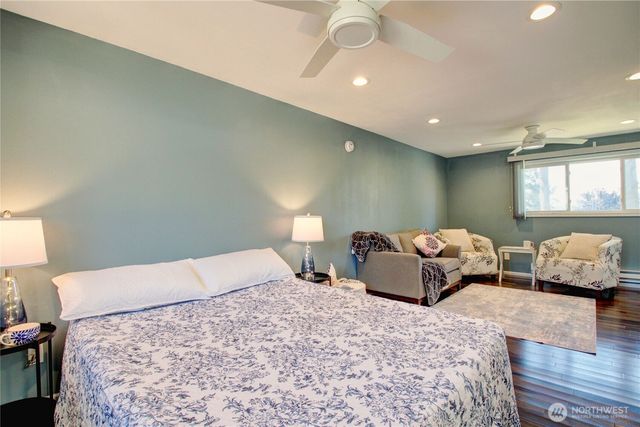 983 NE O'Leary Street, Oak Harbor, WA 98277