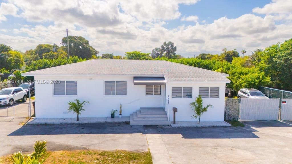 5290 Palm Avenue, Hialeah, FL 33012