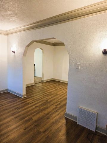 3831 NE ANTIOCH Road, Kansas City, MO 64117