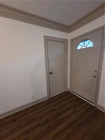 3831 NE ANTIOCH Road, Kansas City, MO 64117