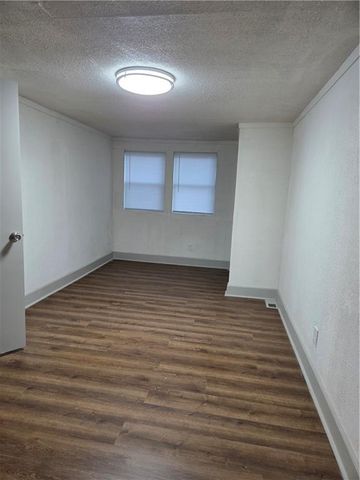 3831 NE ANTIOCH Road, Kansas City, MO 64117